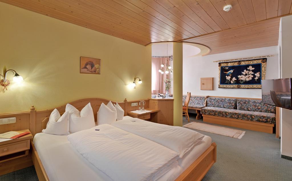 Hotel Landenhof Superior Mayrhofen Ngoại thất bức ảnh