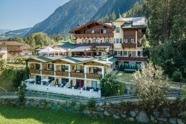 Hotel Landenhof Superior Mayrhofen Ngoại thất bức ảnh